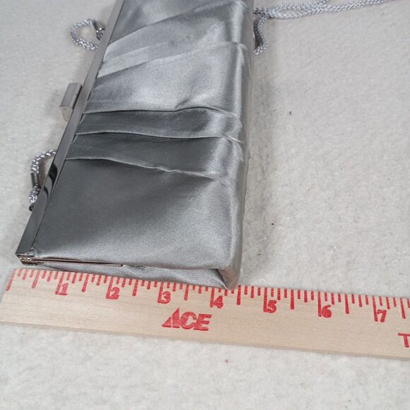 Kate Landry Silver Satin Pleated Evening Clutch Bag Kiss Lock Purse - Picture 13 of 13
